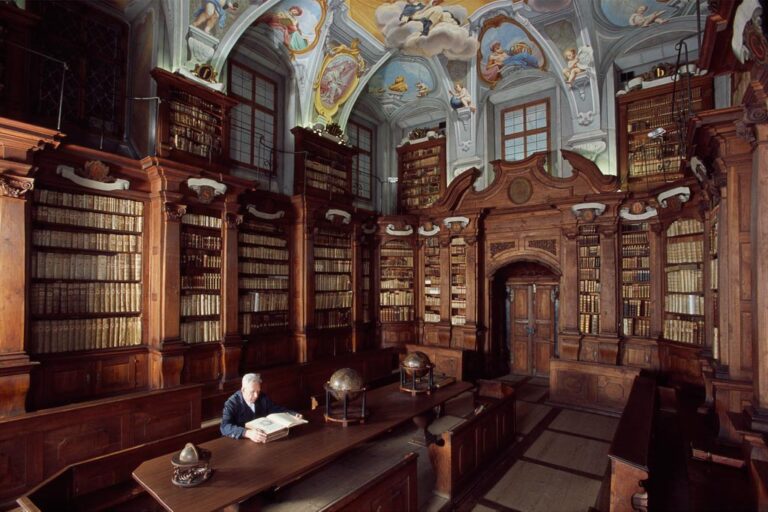 Ljubljana-Baroque-library-in-cathedral-ah-01_resize Baroque library in Ljubljana's cathedral in the old city centre. Photo by Arne Hodalic