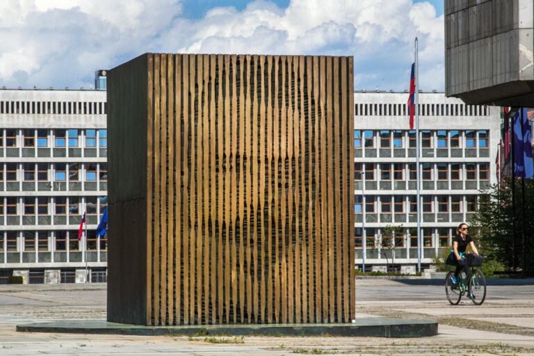 Ljubljana-Cankarjev-dom-main-culture-and-convention-center-ib-02 Art installation in front of the Cankarjev main culture and convention center, Ljubljana. Photo by Iztok Boncina.