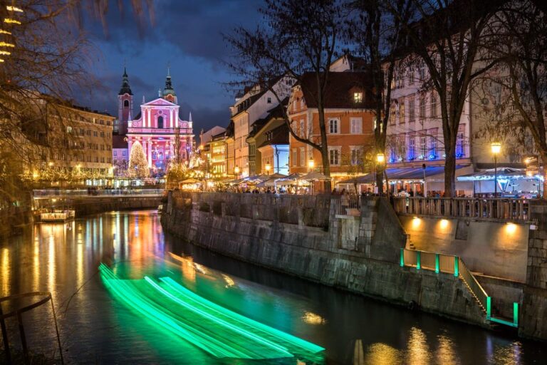 Ljubljana-Old-city-centre-of-Ljubljana-by-night-ah-04_resize Old city centre of Ljubljana by night. Photo by Arne Hodalic