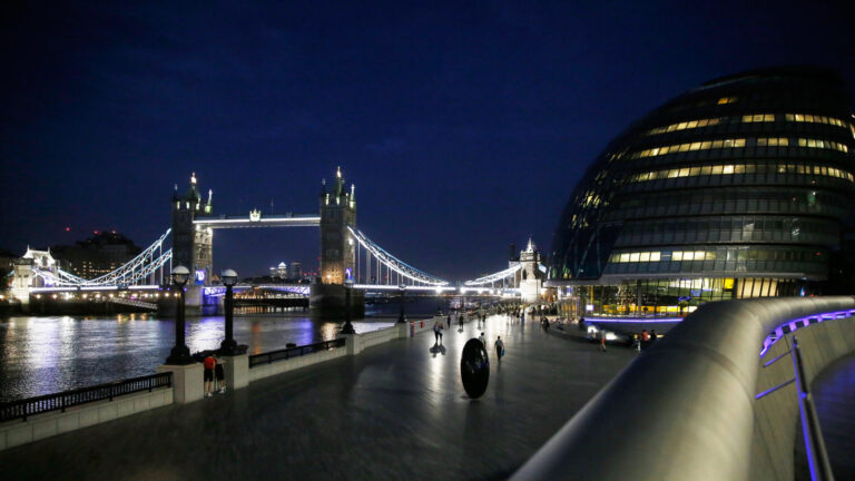 Jon_Cardwell_Photo_Exploring_143 copy_BANNER-