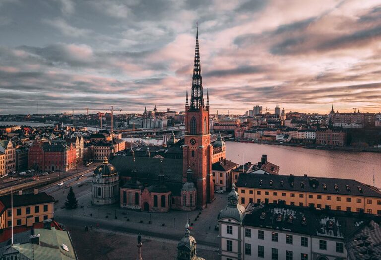 Stockholm-Riddarholmskyrkan-at-sunset-02-FG Drone shot of the Stockholms Riddarholmskyrkan at sunset. Photo by Francisco Gutiérrez