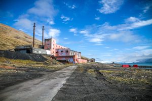 This showcases our tours in Longyearbyen